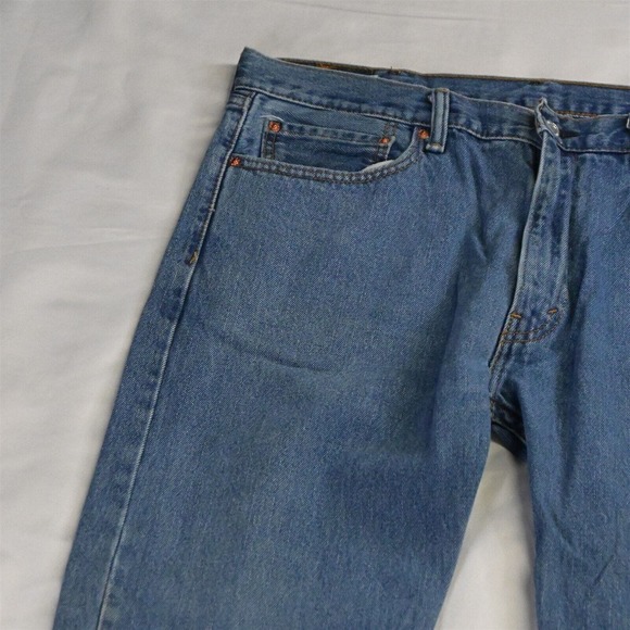 Levi's 38 x 34 505 Regular Fit Straight Leg Light Stonewash‎ Denim Jeans - Picture 2 of 5